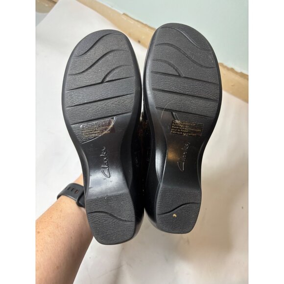 Clarks Bendables Croc Embossed Slip On Loafers Brown Sz 6 Patent Leather Look - Picture 9 of 11